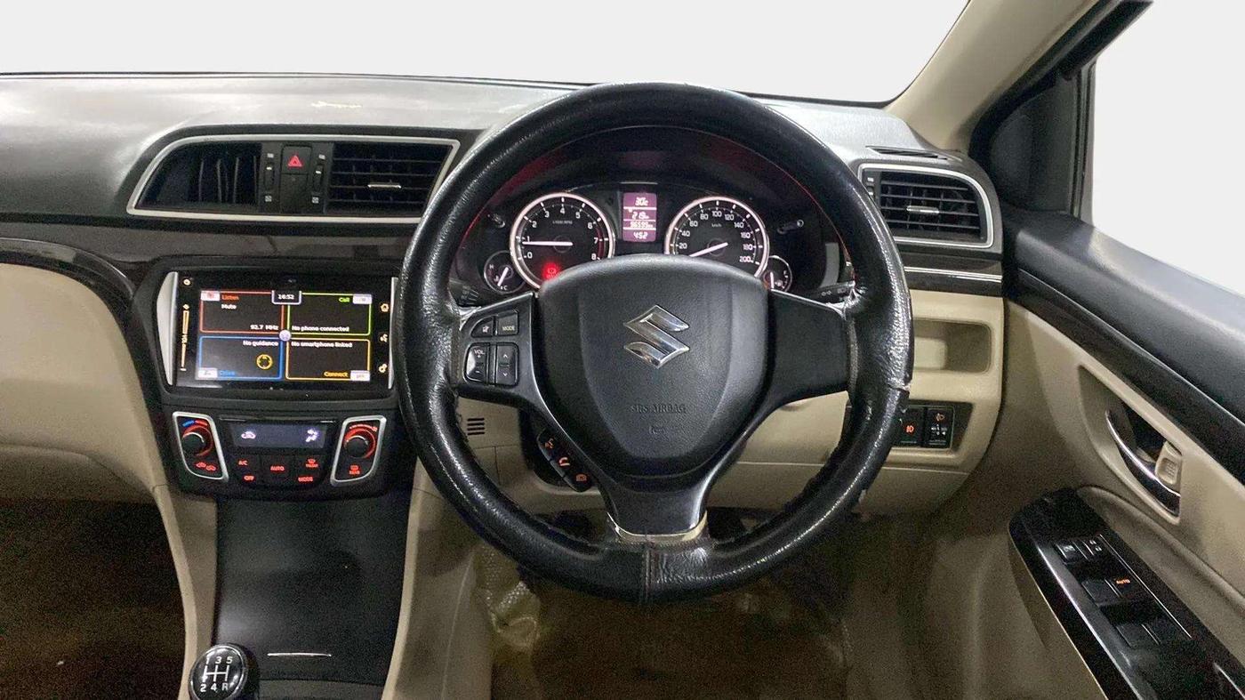 2015 Maruti Ciaz ZXI, Petrol, Manual, 96,827 km, Steering Wheel Close Up