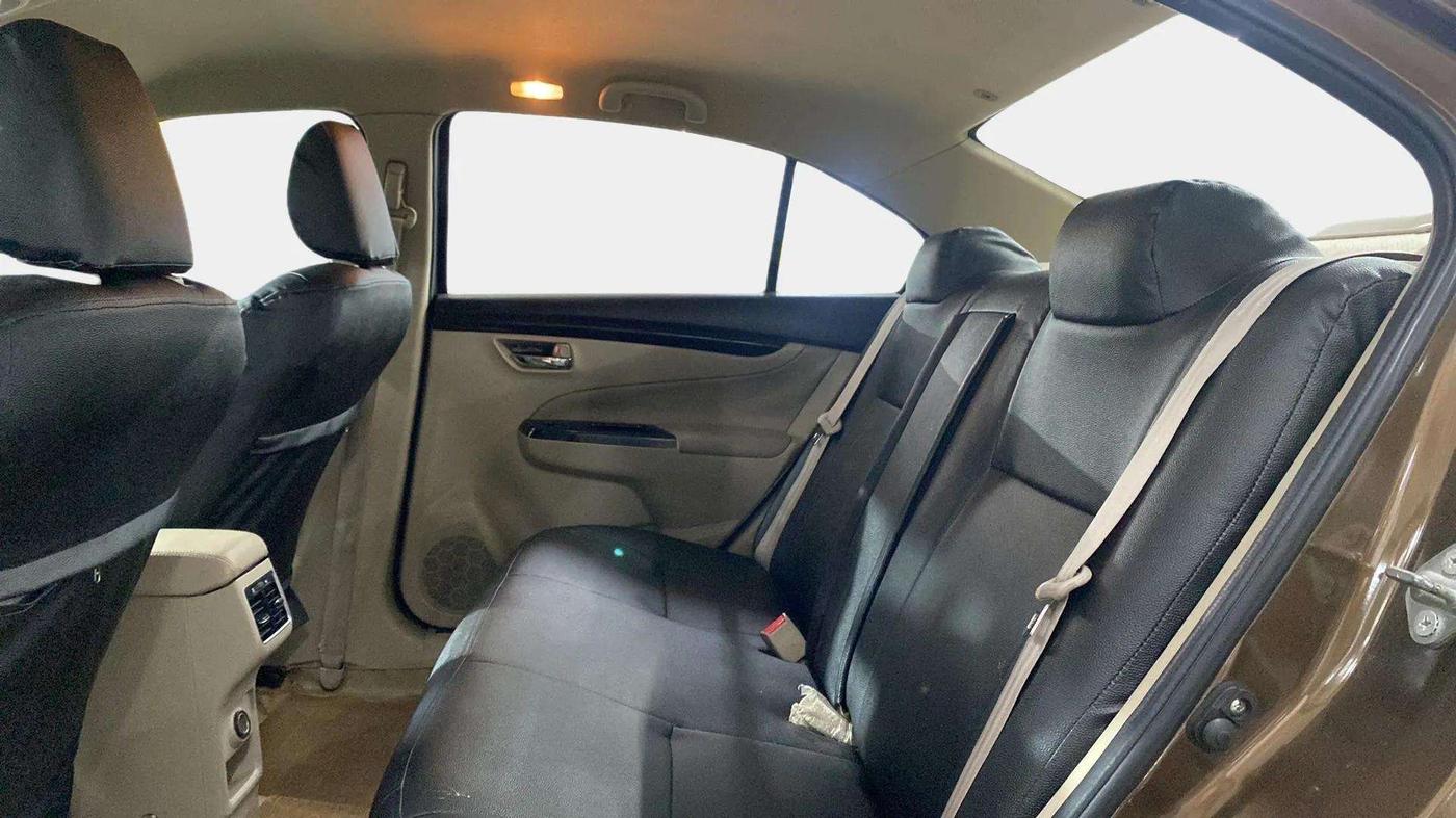 2015 Maruti Ciaz ZXI, Petrol, Manual, 96,827 km, Right Side Rear Door Cabin