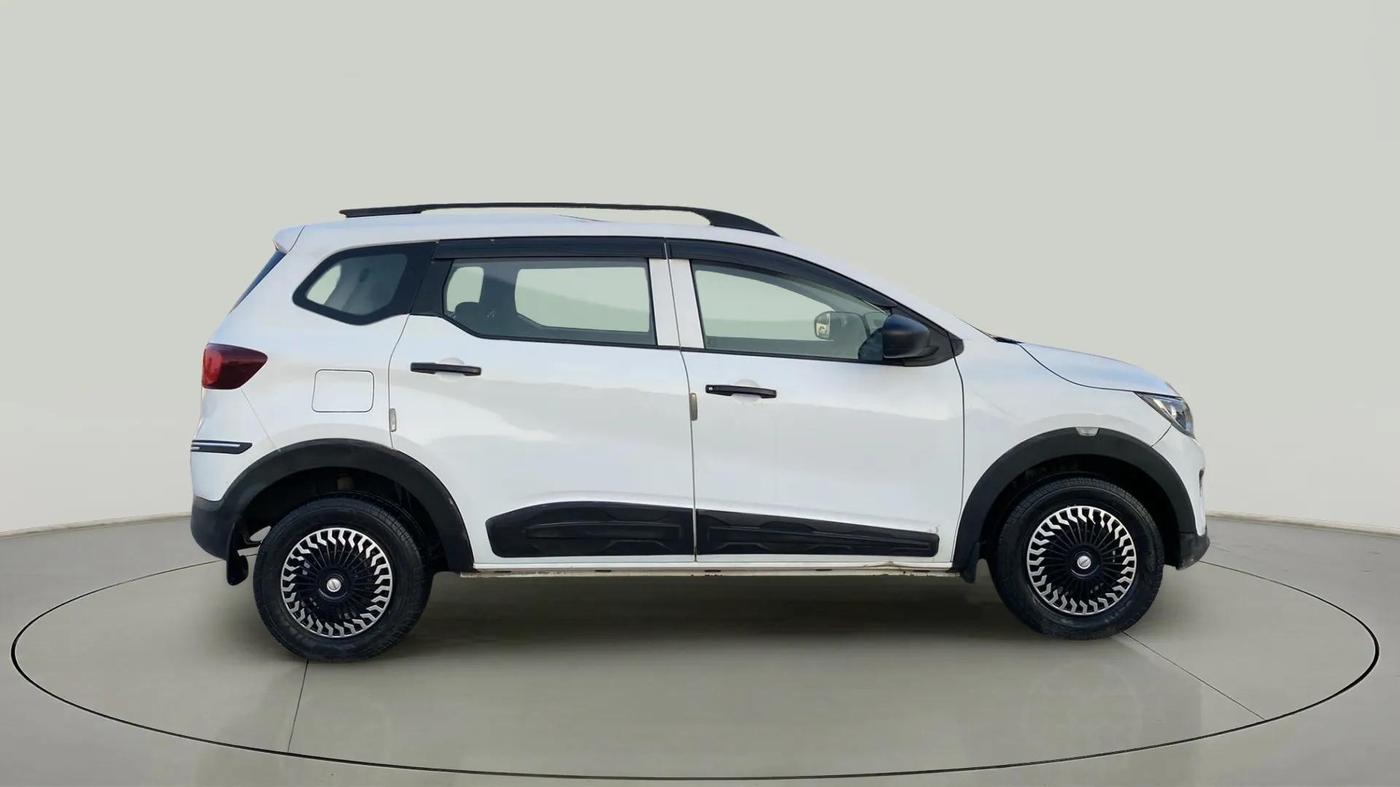 2023 Renault TRIBER RXL MT, Petrol, Manual, 24,541 km, Right Side