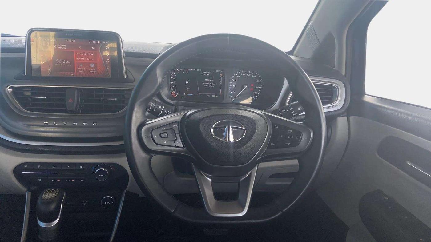 2022 Tata ALTROZ XZA PLUS, Petrol, Automatic, 9,861 km, Steering Wheel Close Up