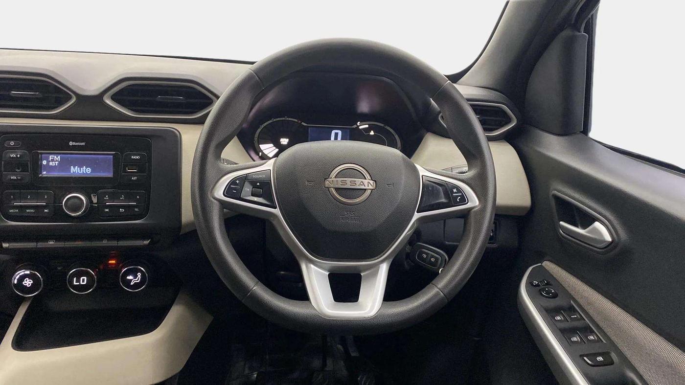 2022 Nissan MAGNITE XL, Petrol, Manual, 35,108 km, Steering Wheel Close Up