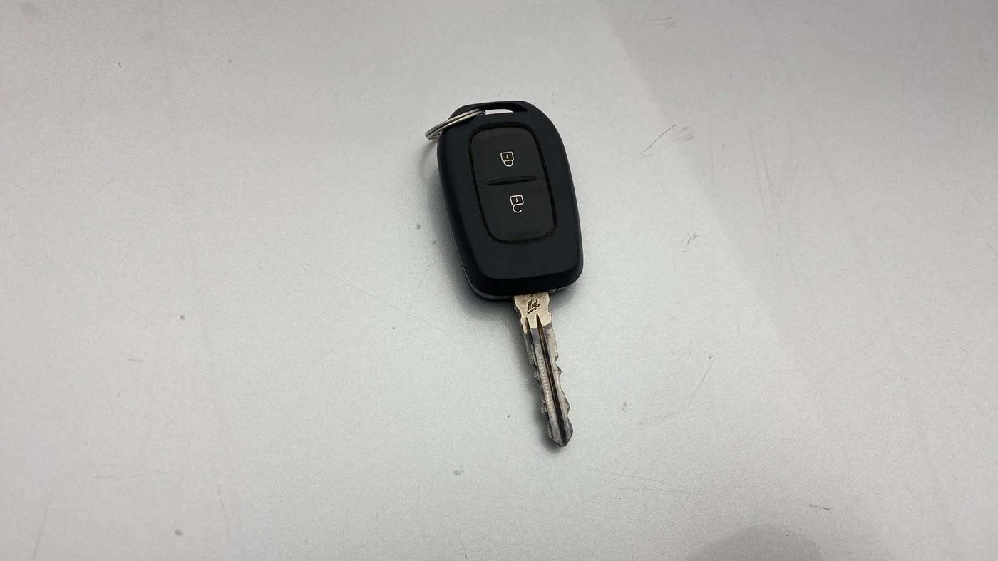 2022 Nissan MAGNITE XL, Petrol, Manual, 35,108 km, Key Close Up