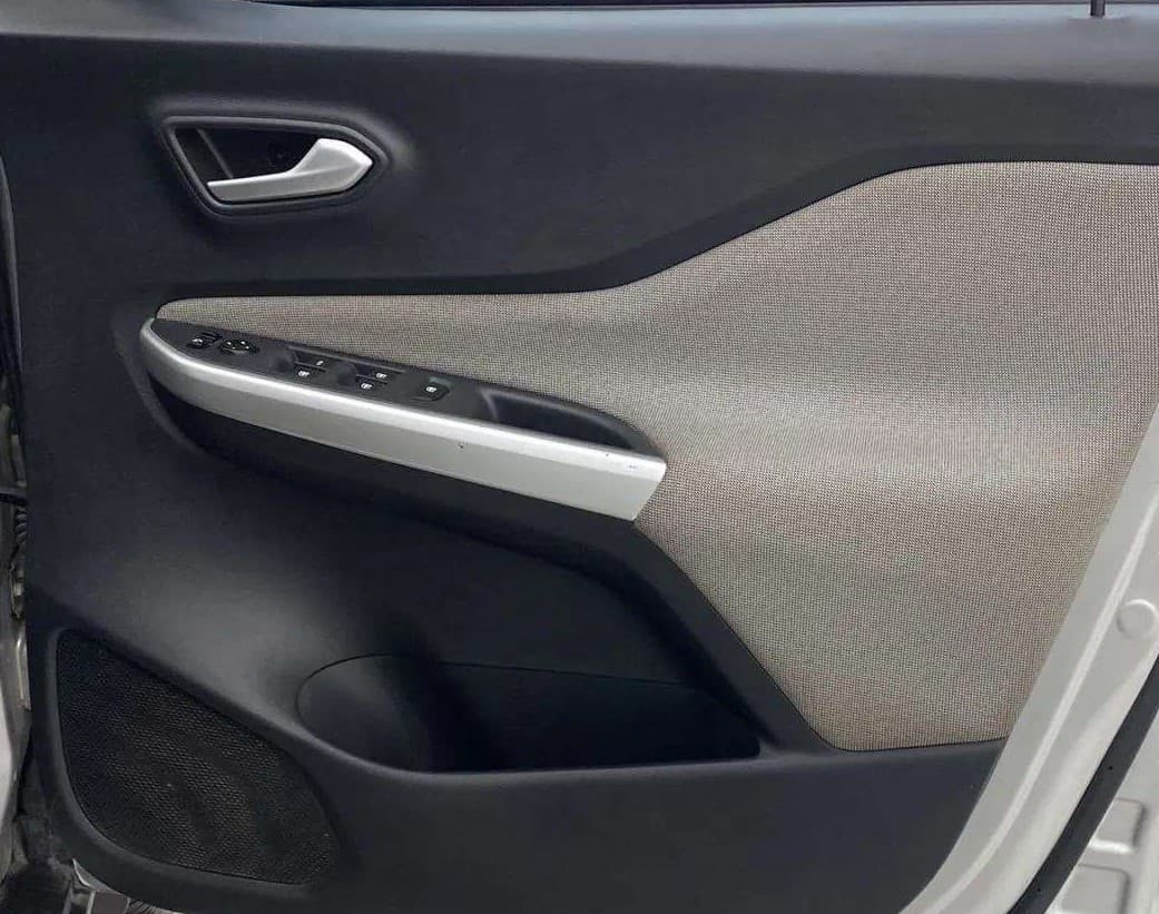2022 Nissan MAGNITE XL, Petrol, Manual, 35,108 km, Driver Side Door Panels Control
