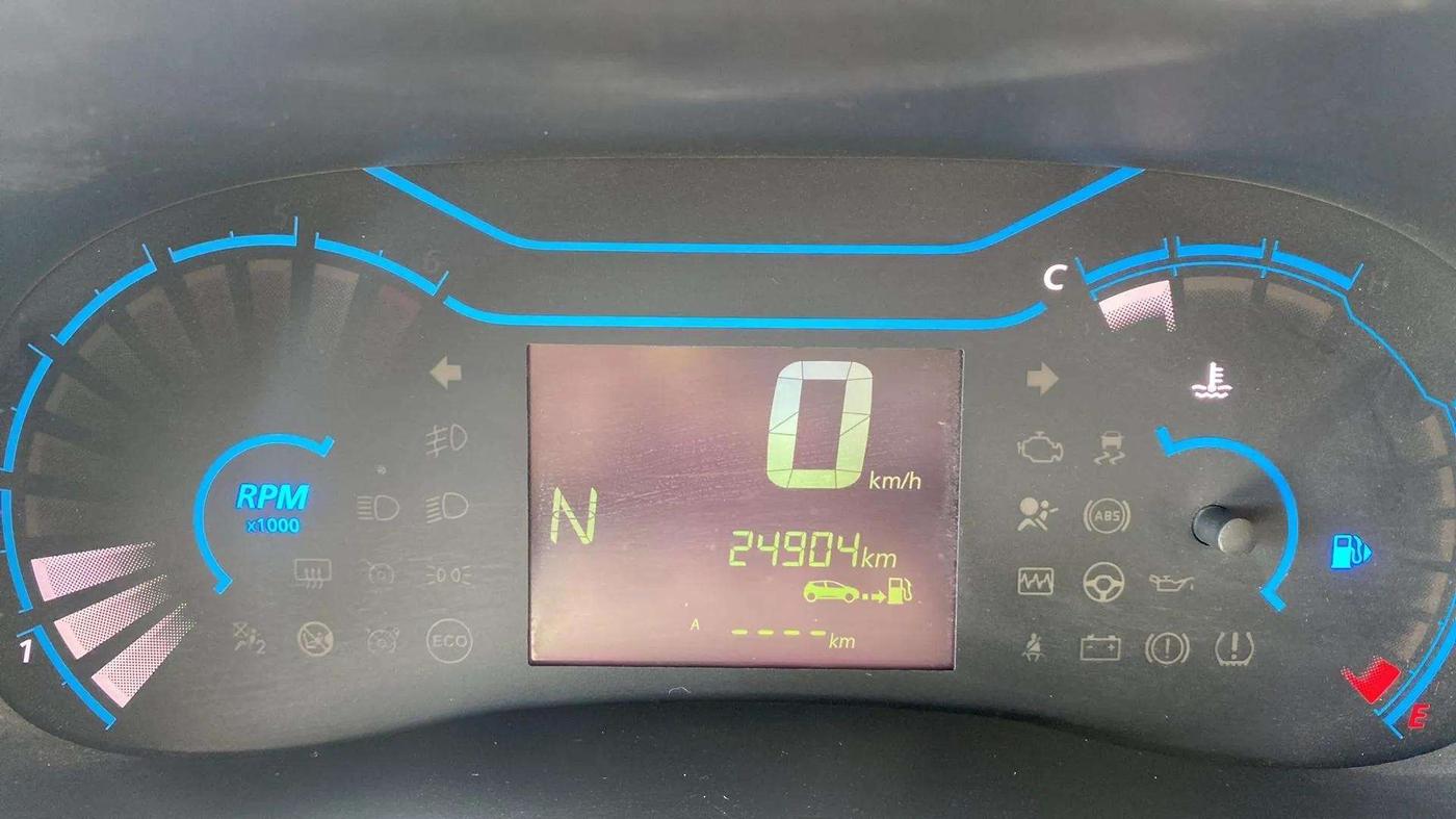 2022 Renault Kwid CLIMBER 1.0 AMT (O) DUAL TONE, Petrol, Automatic, 24,908 km, Odometer Image