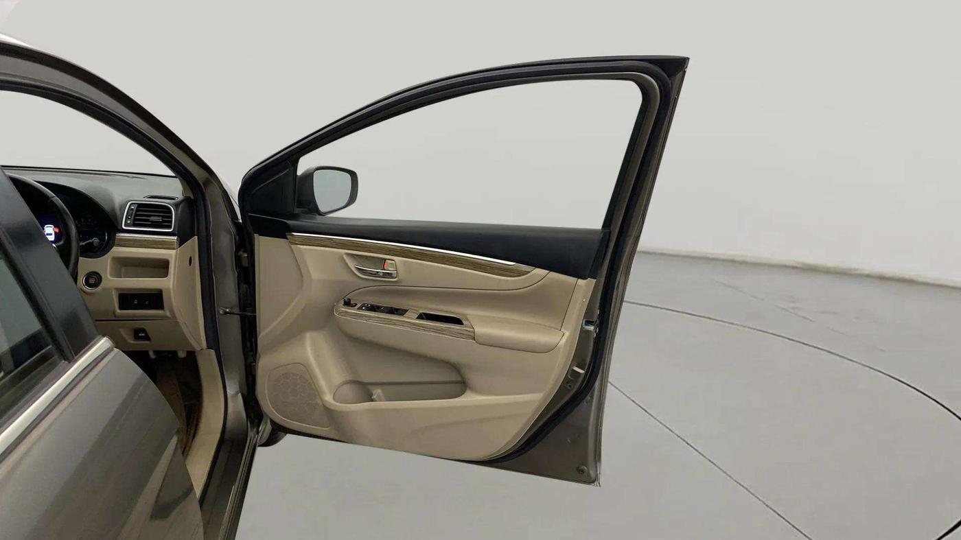 2020 Maruti Ciaz ALPHA 1.5 SHVS PETROL, Petrol, Manual, 38,048 km, RHS Front Door
