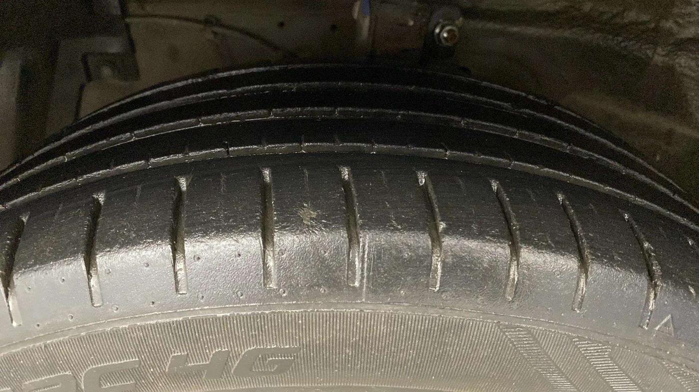 2020 Maruti Ciaz ALPHA 1.5 SHVS PETROL, Petrol, Manual, 38,048 km, Right Front Tyre Tread