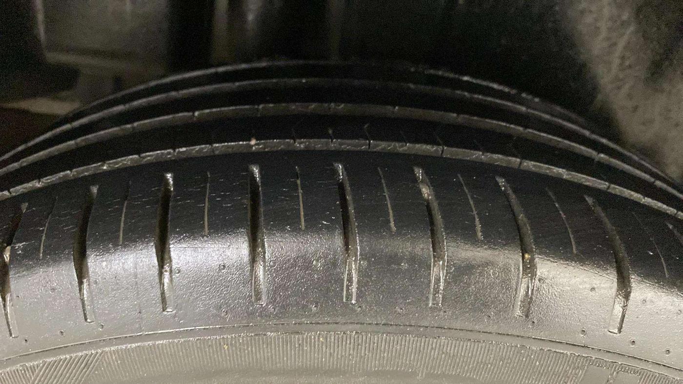 2020 Maruti Ciaz ALPHA 1.5 SHVS PETROL, Petrol, Manual, 38,048 km, Right Rear Tyre Tread