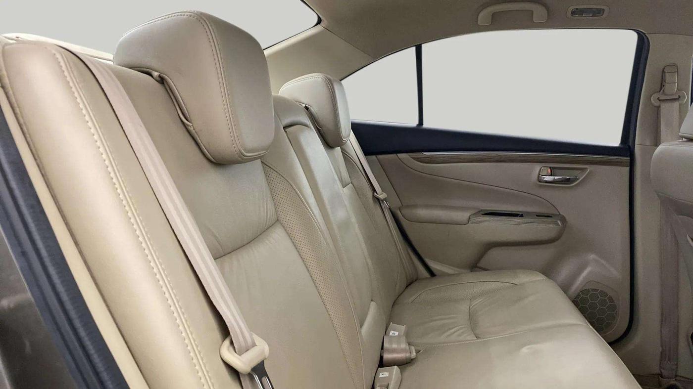 2020 Maruti Ciaz ALPHA 1.5 SHVS PETROL, Petrol, Manual, 38,048 km, Right Side Rear Door Cabin