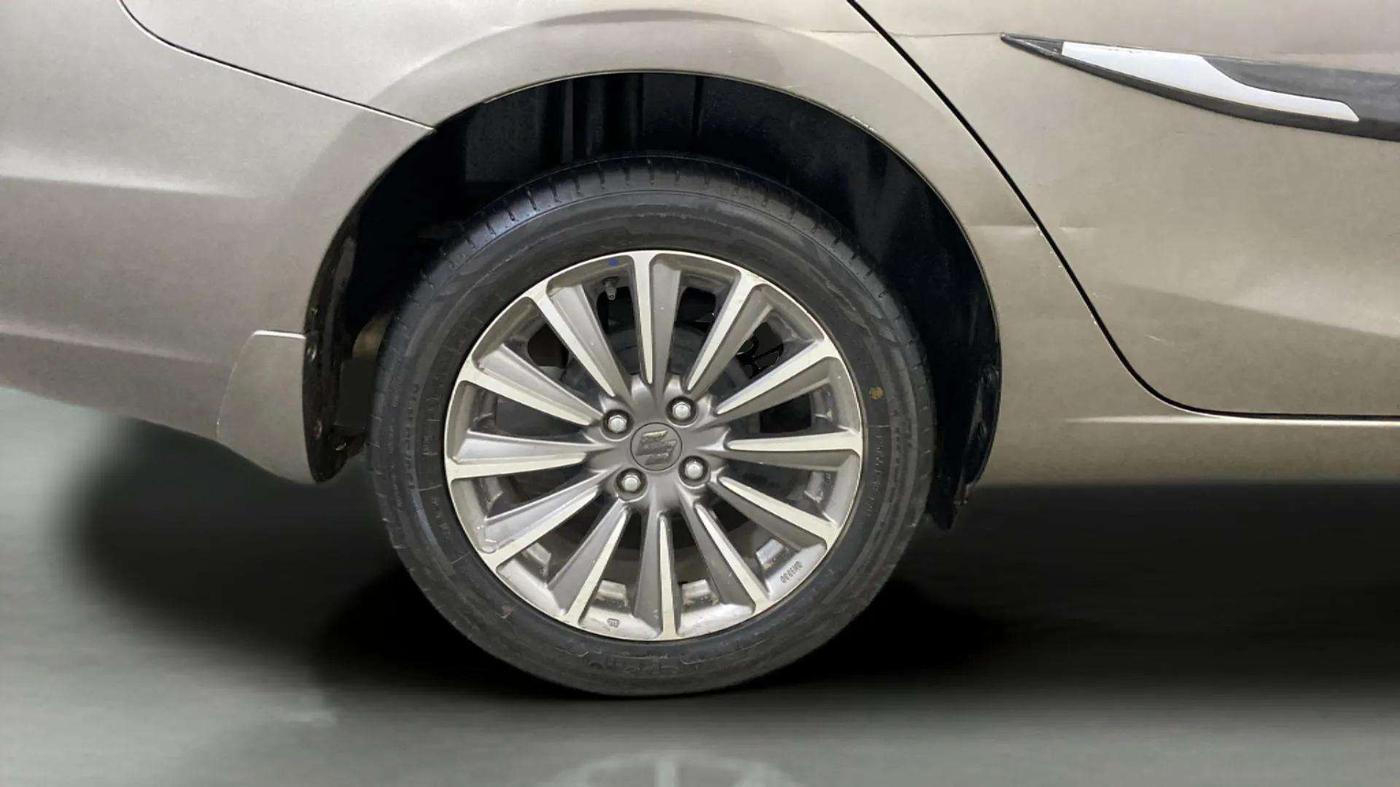 2020 Maruti Ciaz ALPHA 1.5 SHVS PETROL, Petrol, Manual, 38,048 km, Right Rear Wheel
