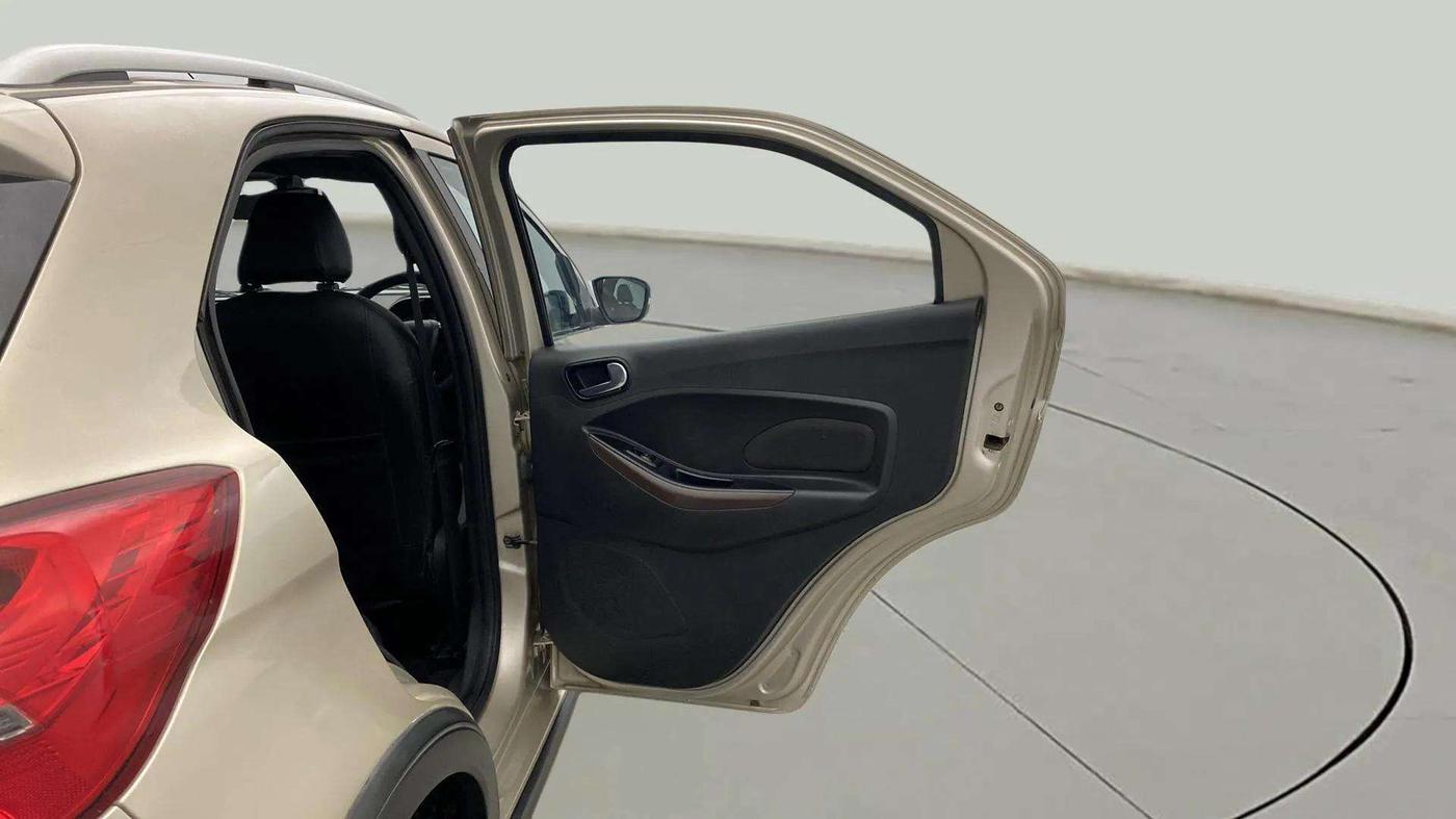 2018 Ford FREESTYLE TITANIUM 1.2 PETROL, Petrol, Manual, 59,894 km, RHS Rear Door