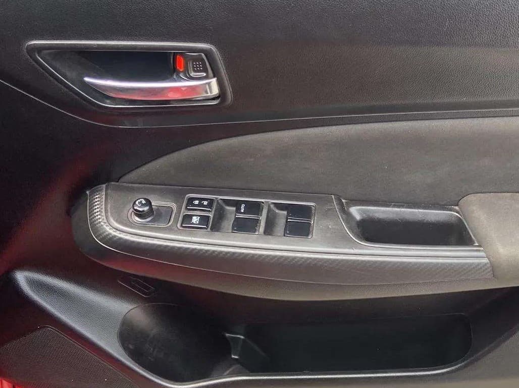 2019 Maruti Swift VXI, Petrol, Manual, 35,795 km, Driver Side Door Panels Control
