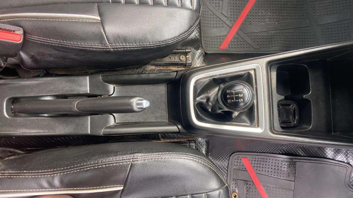 2019 Maruti Swift VXI, Petrol, Manual, 35,795 km, Gear Lever