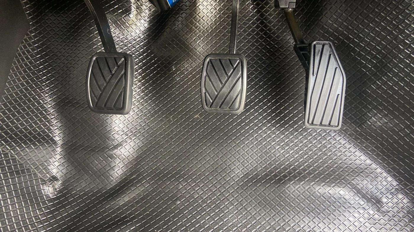 2019 Maruti Swift VXI, Petrol, Manual, 35,795 km, Pedals