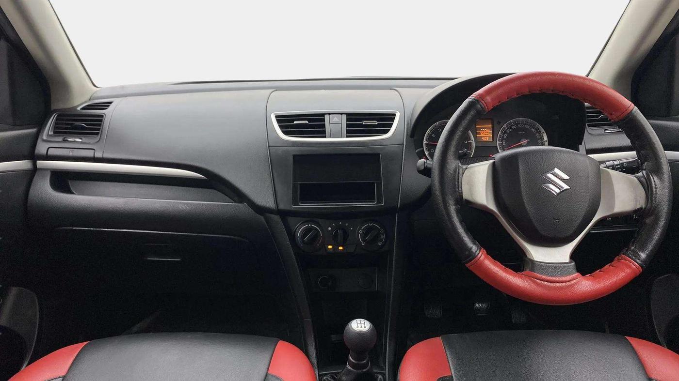 2013 Maruti Swift VXI, Petrol, Manual, 70,279 km, Dashboard
