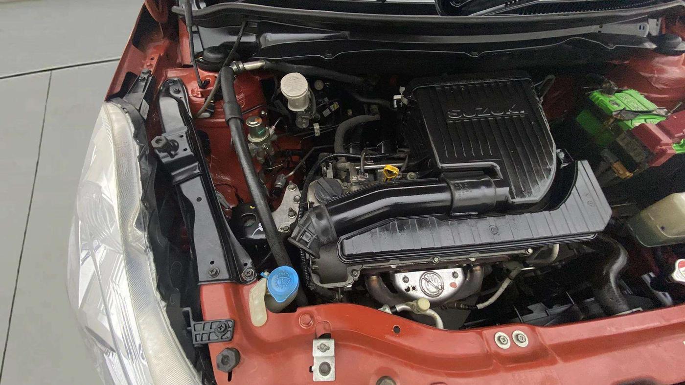 2013 Maruti Swift VXI, Petrol, Manual, 70,279 km, Engine View - Right