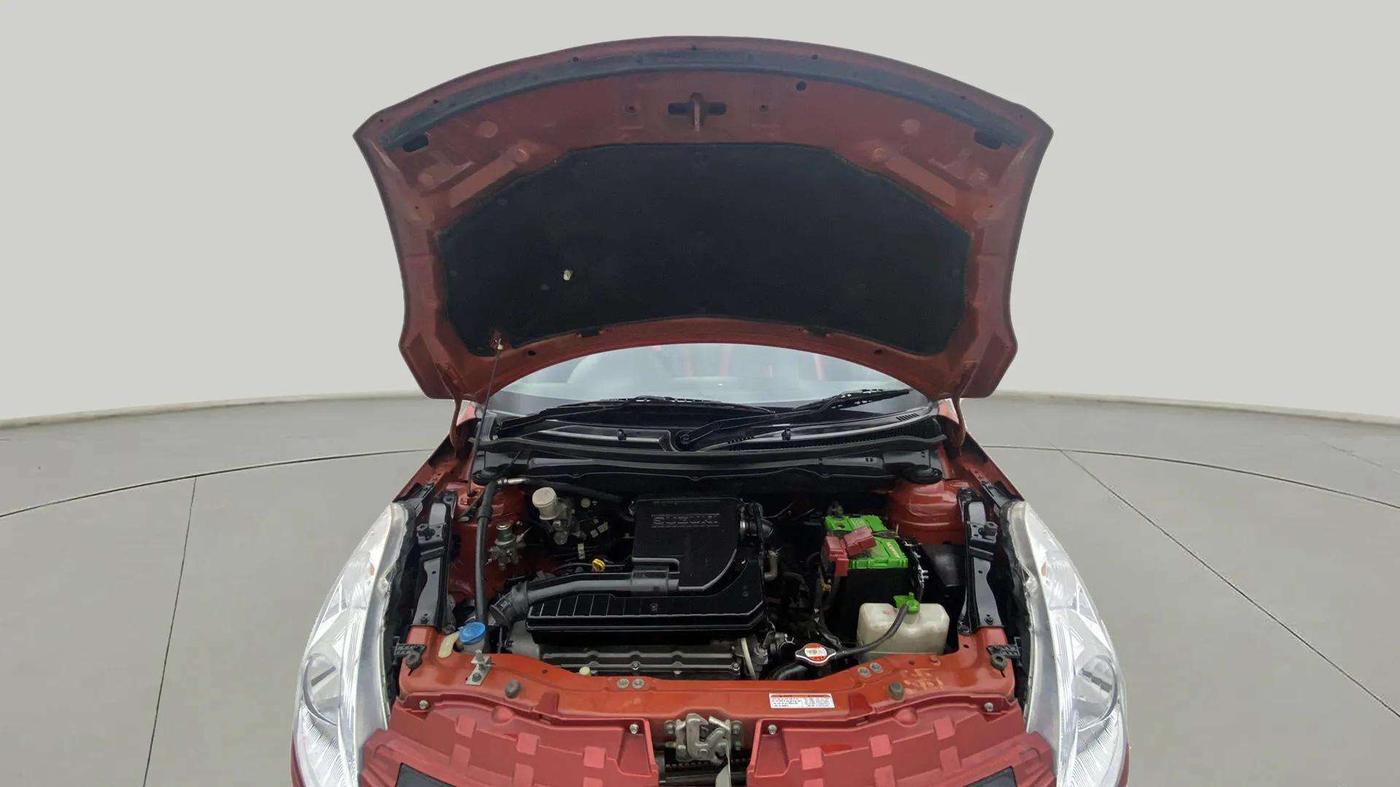 2013 Maruti Swift VXI, Petrol, Manual, 70,279 km, Open Bonet