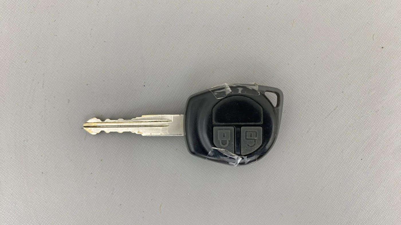 2013 Maruti Swift VXI, Petrol, Manual, 70,279 km, Key Close Up