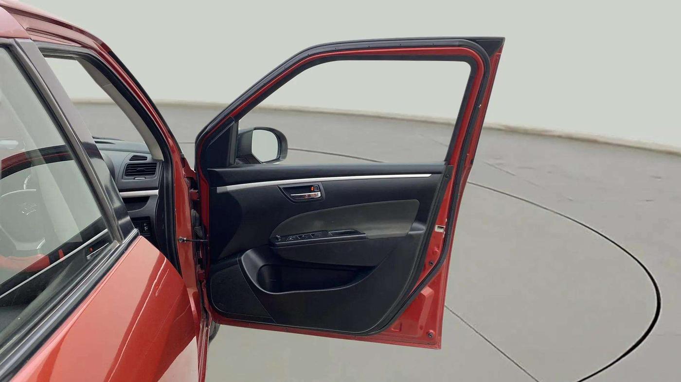 2013 Maruti Swift VXI, Petrol, Manual, 70,279 km, RHS Front Door