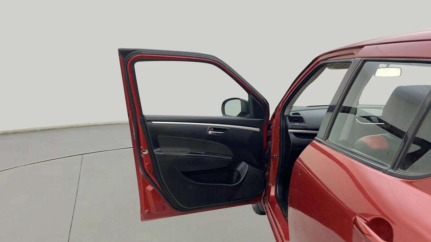 2013 Maruti Swift VXI, Petrol, Manual, 70,279 km, LHS Front Door