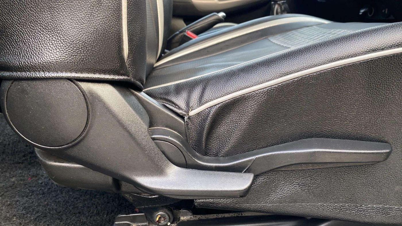 2021 Maruti Baleno ZETA PETROL 1.2, Petrol, Manual, 36,165 km, Driver Side Adjustment Panel