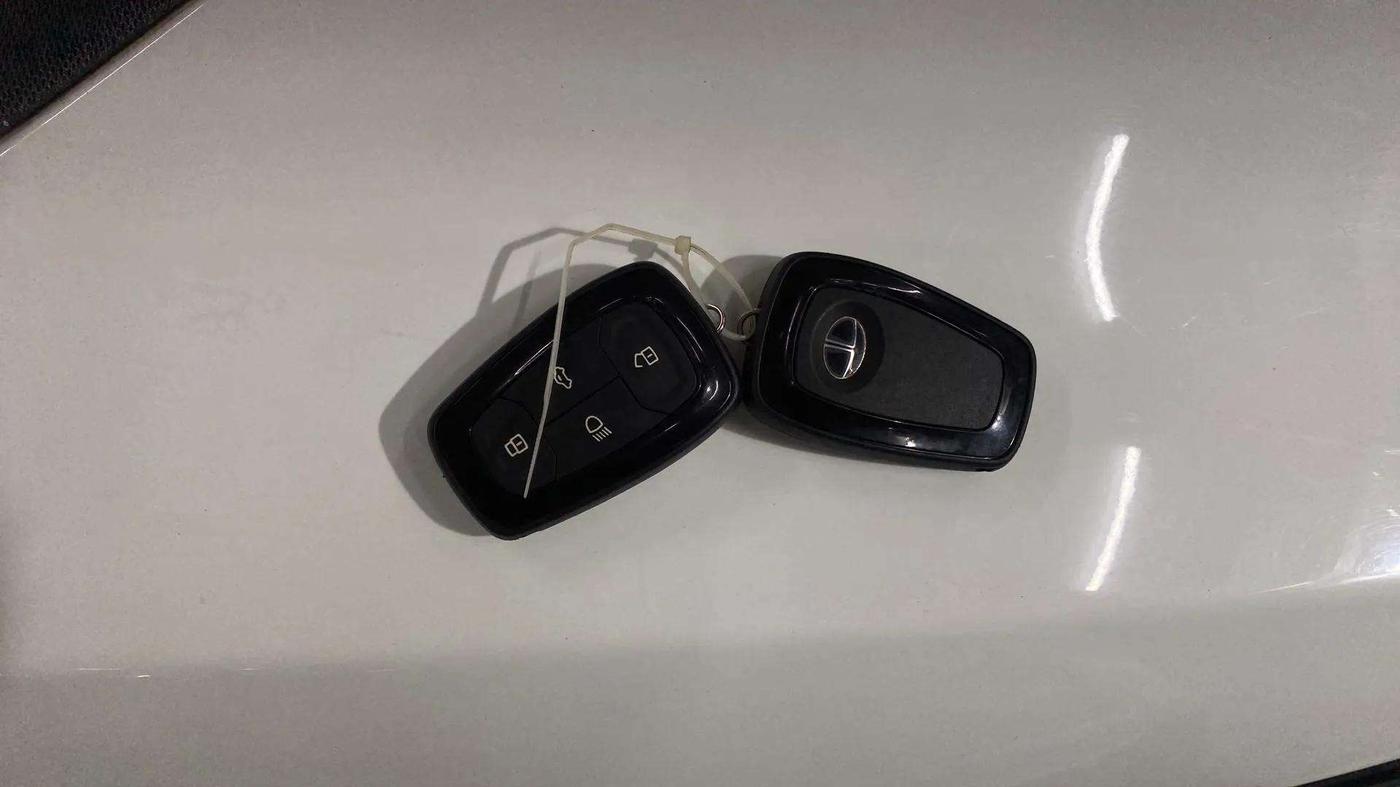 2023 Tata TIGOR XZ PLUS PETROL, Petrol, Manual, 22,160 km, Key Close Up