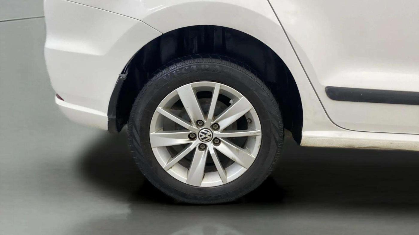 2016 Volkswagen Ameo HIGHLINE1.2L, Petrol, Manual, 86,560 km, Right Rear Wheel