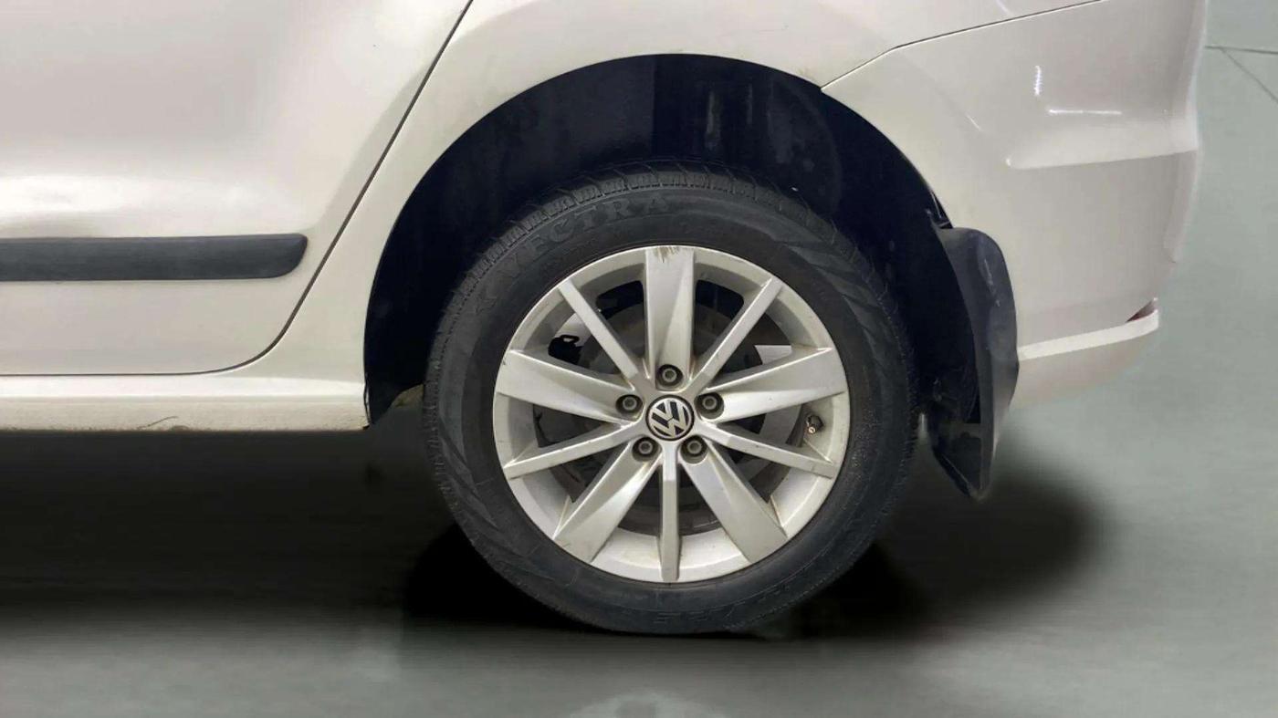 2016 Volkswagen Ameo HIGHLINE1.2L, Petrol, Manual, 86,560 km, Left Rear Wheel