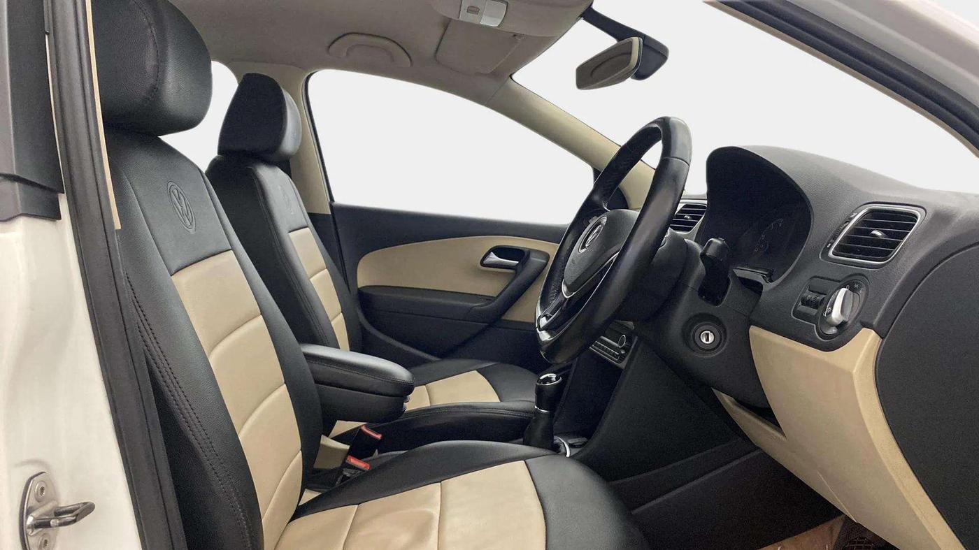 2016 Volkswagen Ameo HIGHLINE1.2L, Petrol, Manual, 86,560 km, Right Side Front Door Cabin