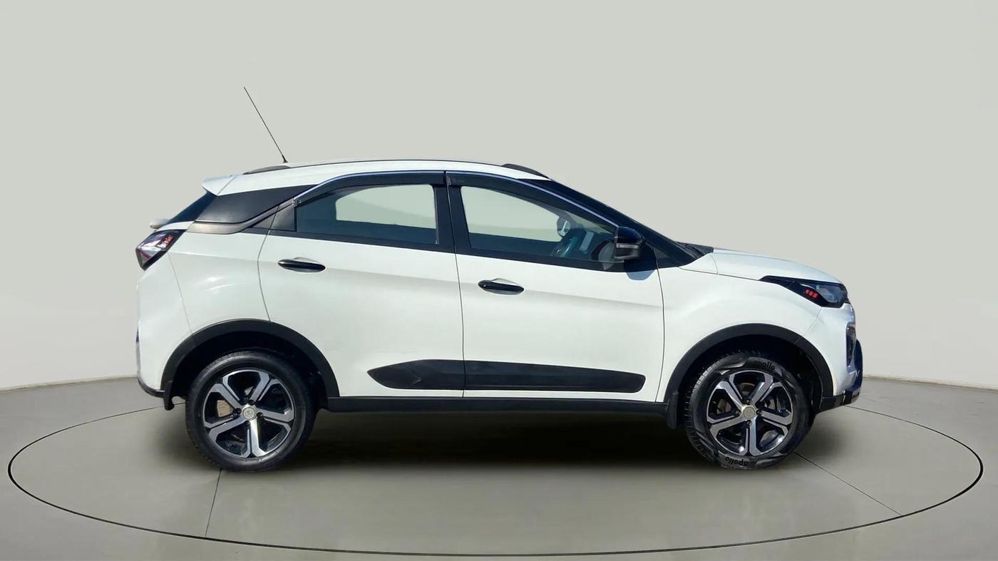 2022 Tata NEXON XM PETROL, Petrol, Manual, 65,961 km, Right Side View