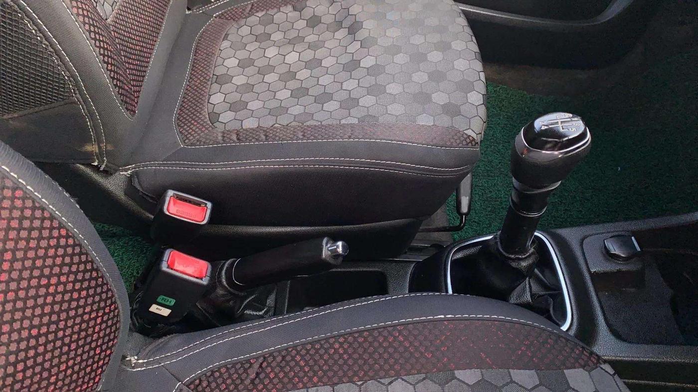 2019 Renault Kwid RXT 0.8 (O), Petrol, Manual, 28,877 km, Gear Lever