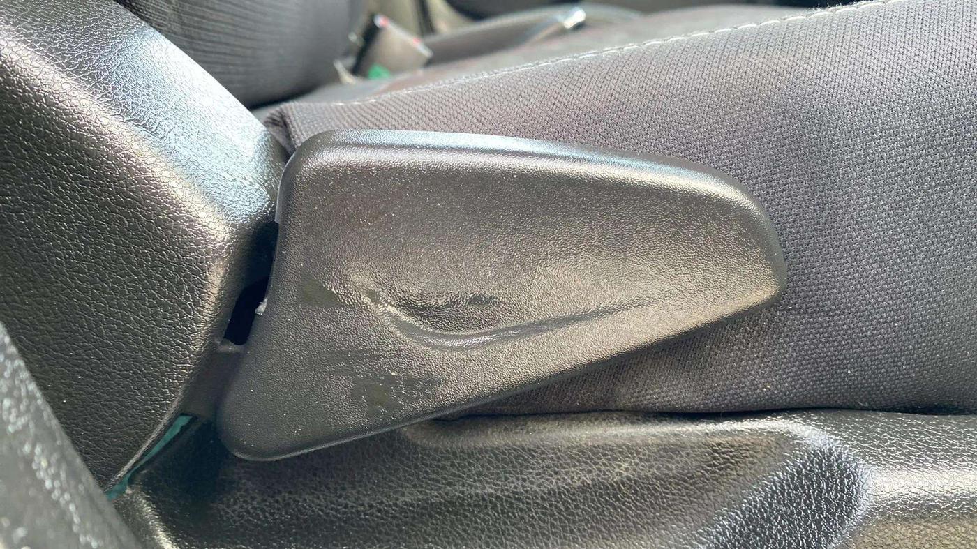 2019 Renault Kwid RXT 0.8 (O), Petrol, Manual, 28,877 km, Driver Side Adjustment Panel