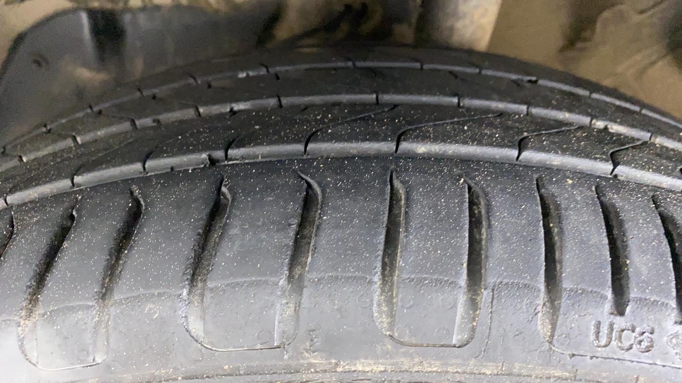 2021 MG HECTOR SHARP DCT PETROL, Petrol, Automatic, 21,972 km, Left Front Tyre Tread