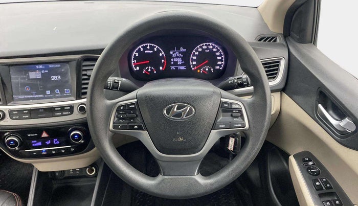 2018 Hyundai Verna 1.6 VTVT SX, Petrol, Manual, 37,987 km, Steering Wheel Close Up