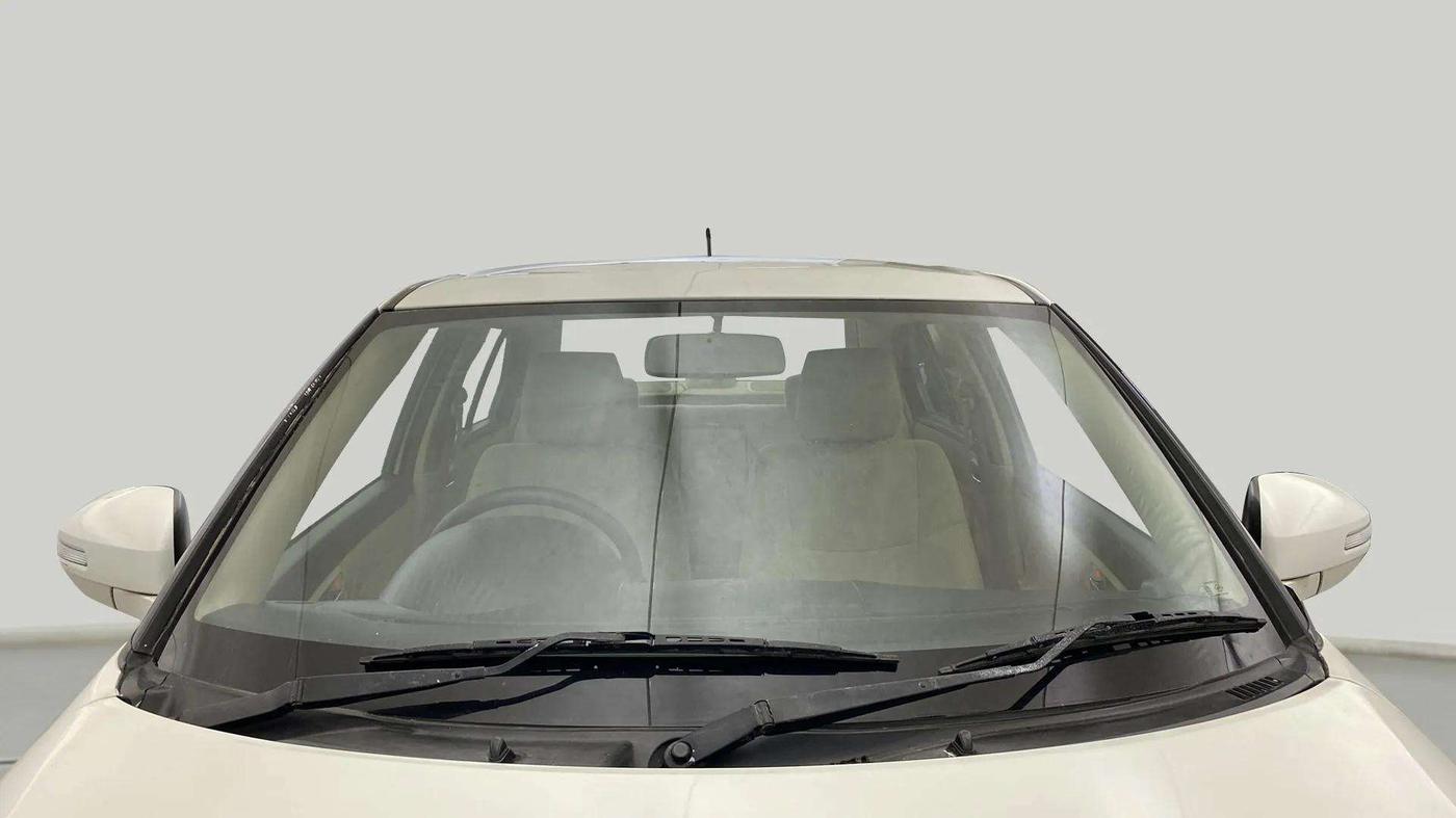 2015 Maruti Swift Dzire VXI, Petrol, Manual, 90,296 km, Front Windshield