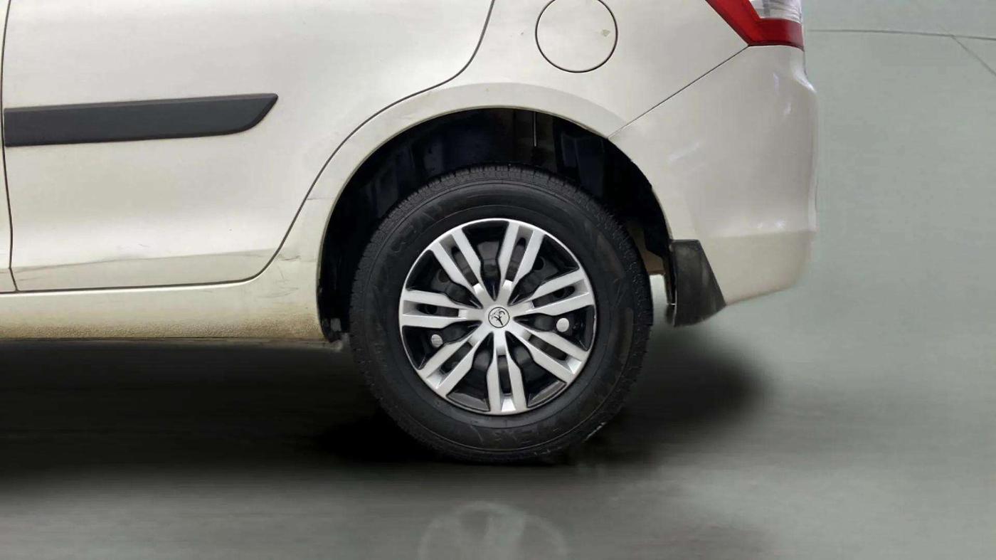 2015 Maruti Swift Dzire VXI, Petrol, Manual, 90,296 km, Left Rear Wheel