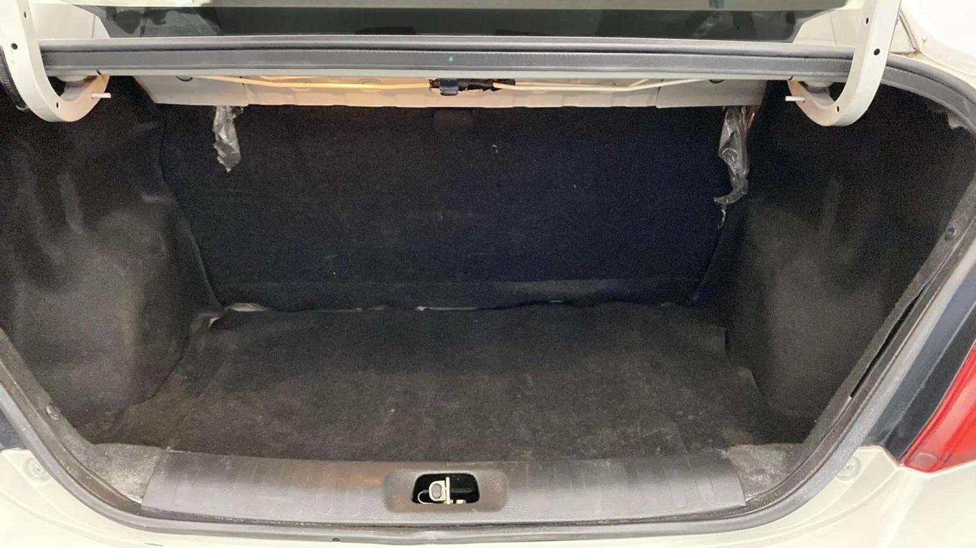 2015 Maruti Swift Dzire VXI, Petrol, Manual, 90,296 km, Boot Inside