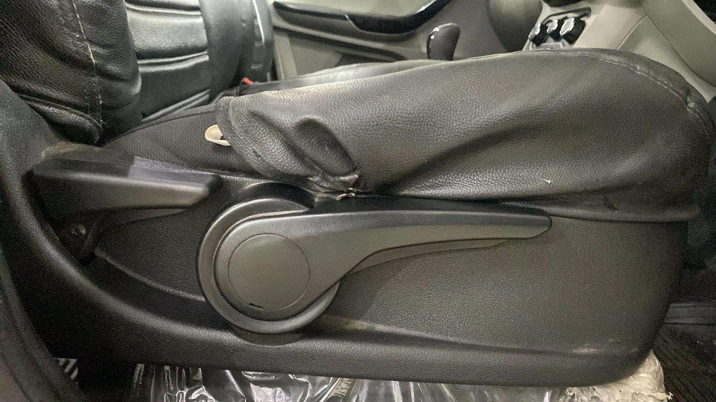 2018 Tata Tiago XZ PETROL, Petrol, Manual, 19,868 km, Driver Side Adjustment Panel