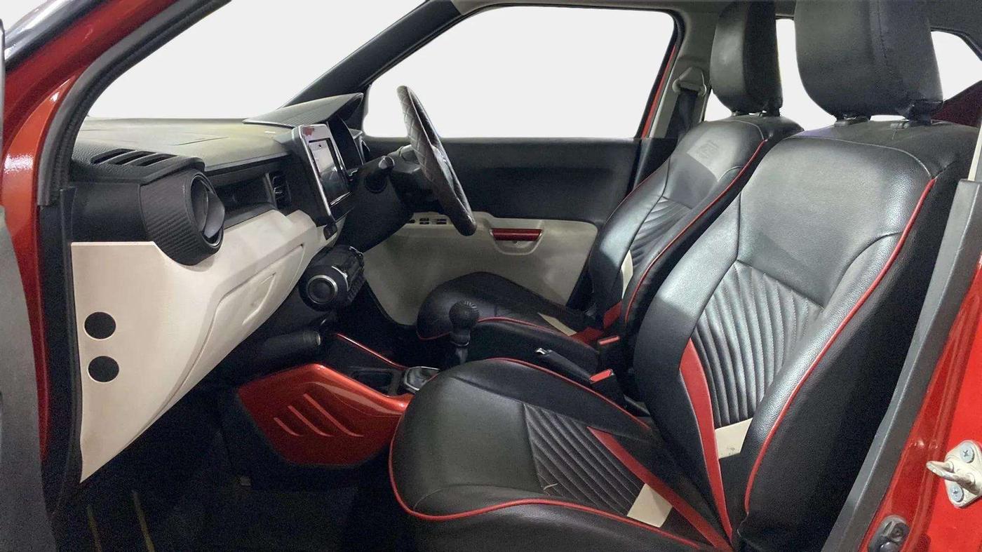 2018 Maruti IGNIS ALPHA 1.2 DUAL TONE, Petrol, Manual, 49,472 km, Right Side Front Door Cabin