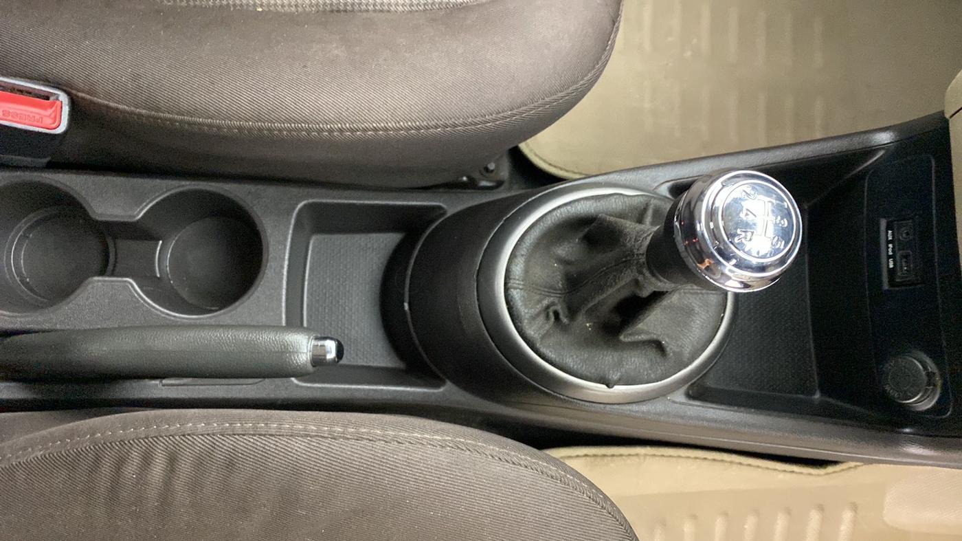 2014 Hyundai Elite i20 ASTA 1.2, CNG, Manual, 77,384 km, Gear Lever