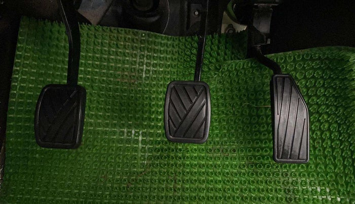 2019 Maruti New Wagon-R LXI CNG 1.0, CNG, Manual, 28,752 km, Pedals