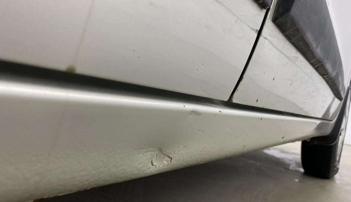 2019 Maruti New Wagon-R LXI CNG 1.0, CNG, Manual, 28,752 km, Right running board - Slightly dented