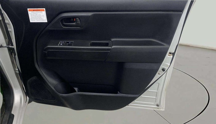 2019 Maruti New Wagon-R LXI CNG 1.0, CNG, Manual, 28,752 km, Driver Side Door Panels Control