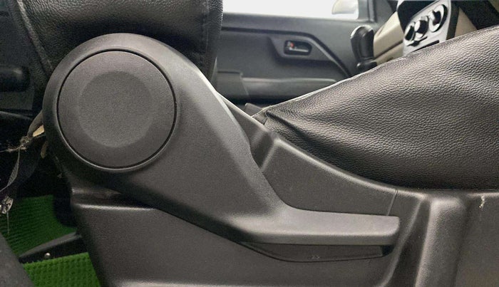 2019 Maruti New Wagon-R LXI CNG 1.0, CNG, Manual, 28,752 km, Driver Side Adjustment Panel