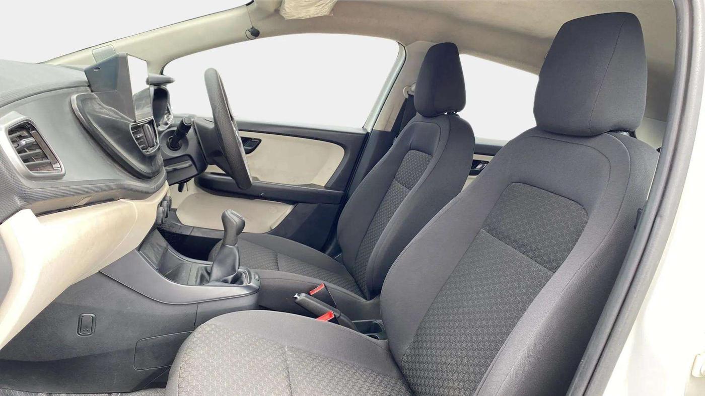 2022 Tata ALTROZ XE PETROL, Petrol, Manual, 21,025 km, Right Side Front Door Cabin