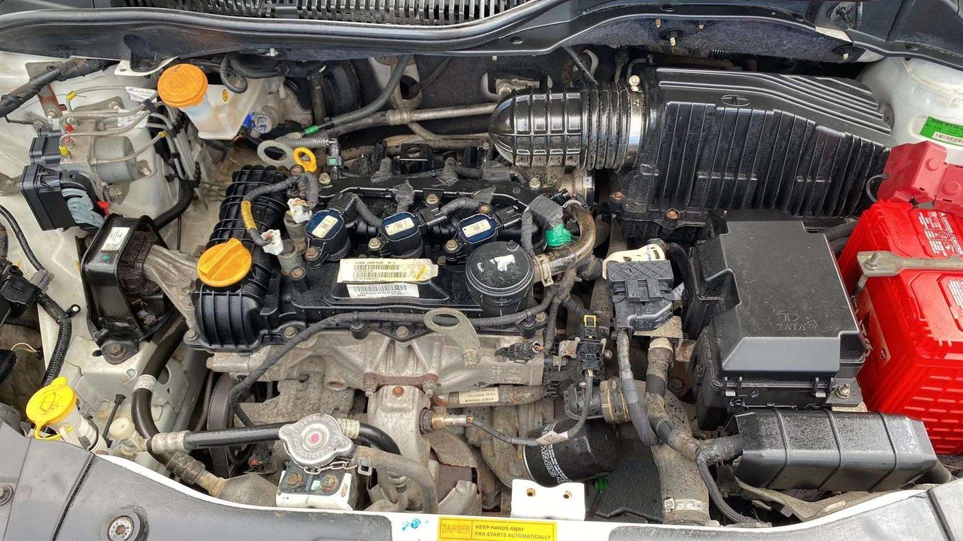 2022 Tata ALTROZ XE PETROL, Petrol, Manual, 21,025 km, Engine View