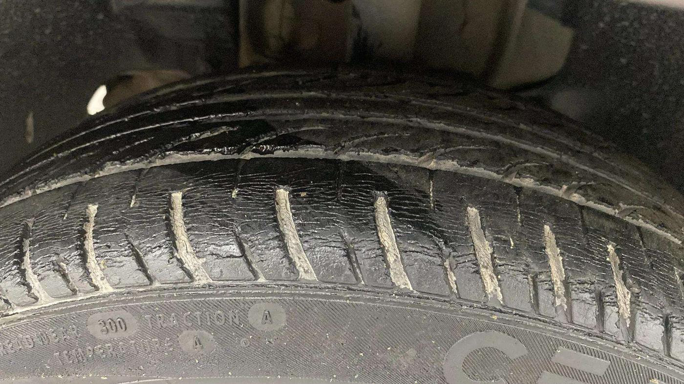 2018 Tata Tiago XZ PETROL, Petrol, Manual, 97,476 km, Left Front Tyre Tread