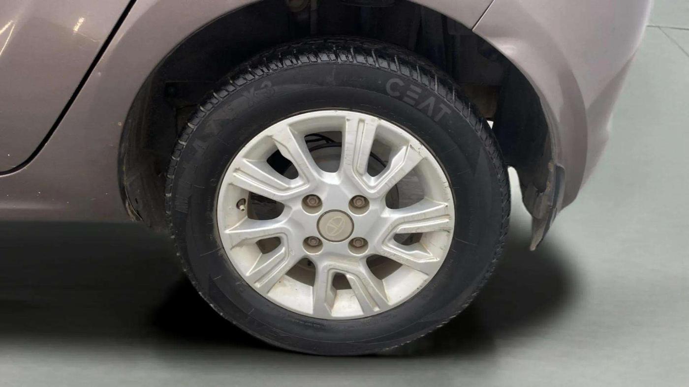 2018 Tata Tiago XZ PETROL, Petrol, Manual, 97,476 km, Left Rear Wheel