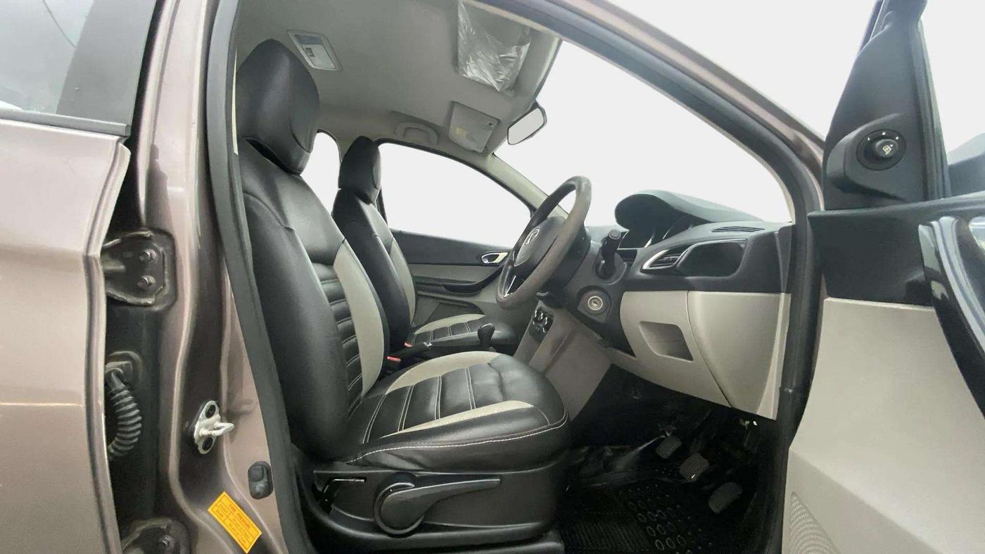 2018 Tata Tiago XZ PETROL, Petrol, Manual, 97,476 km, Right Side Front Door Cabin