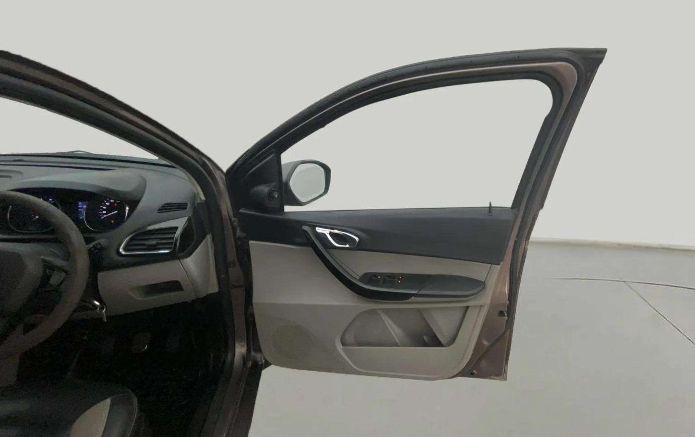 2018 Tata Tiago XZ PETROL, Petrol, Manual, 97,476 km, RHS Front Door