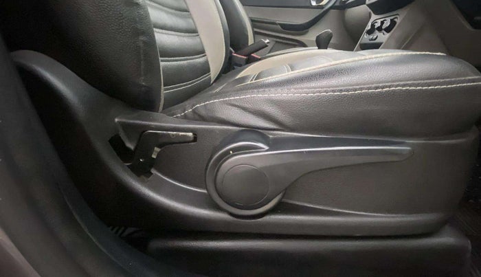 2018 Tata Tiago XZ PETROL, Petrol, Manual, 98,186 km, Driver Side Adjustment Panel